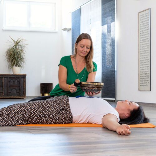 Shakiri, Meditationstrainerin