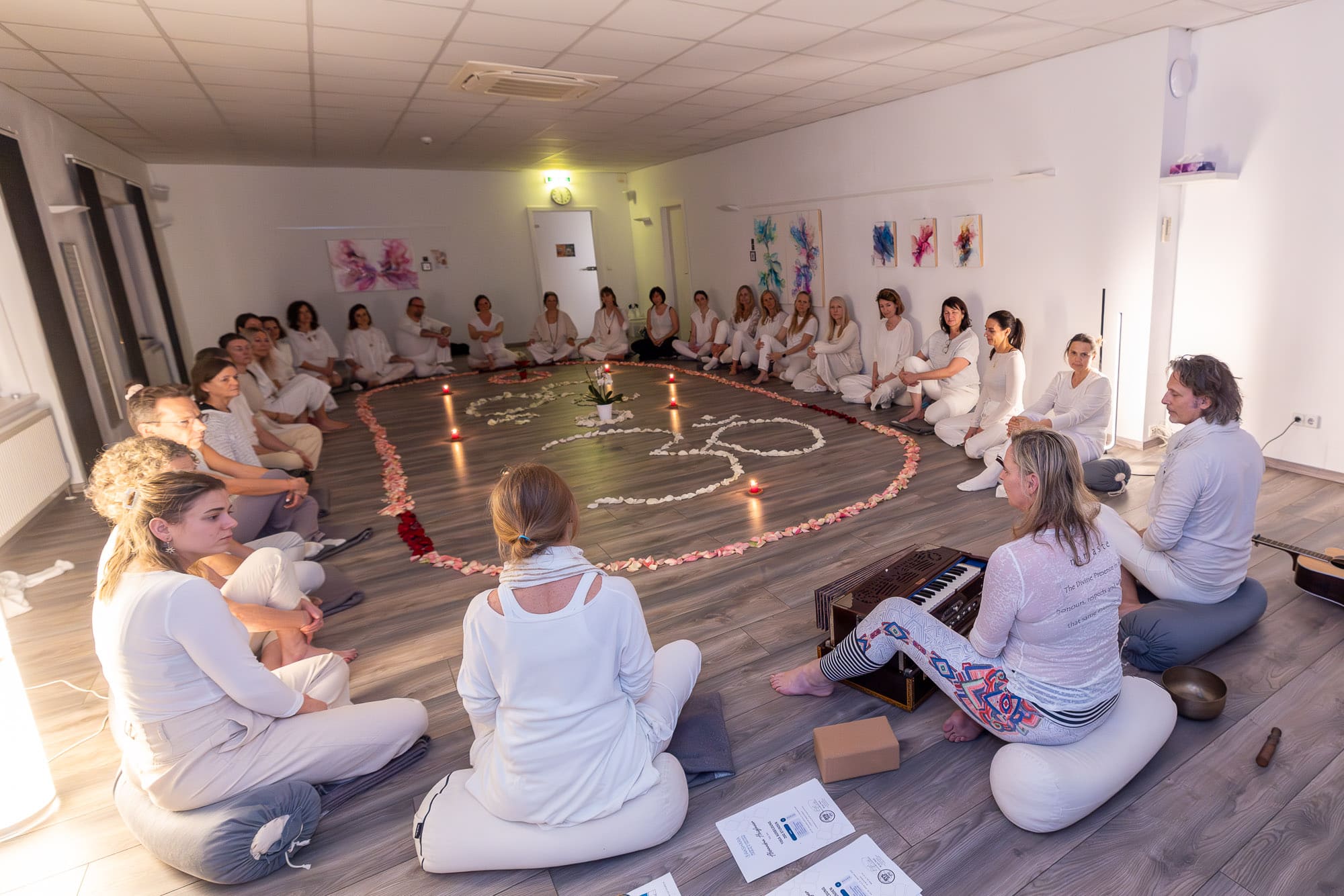 Satsang im Yogazentrum Mödling – gemeinsames Studium tantrischer Schriften